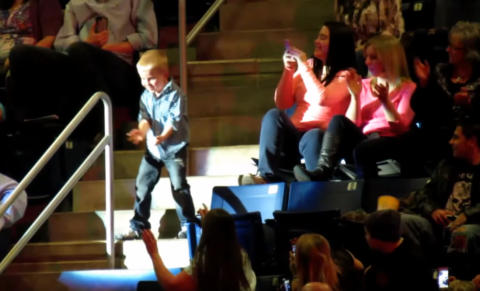 This Little Boy Adorably Stole The Rascal Flatts Show By Doing THIS. Absolutely Amazing! 1 91