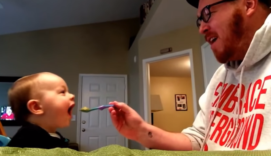 This Baby Only Eats Green Beans For His Daddy. When Mom Found Out Why, She Couldn’t Believe It 1 1 2